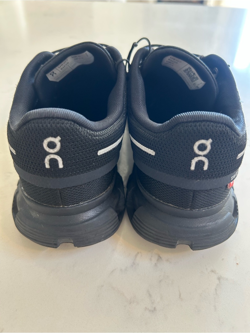 On Running Cloud 6 Triple Black Sneakers Women’s size 7 Athletic Walking Running - Picture 3 of 6